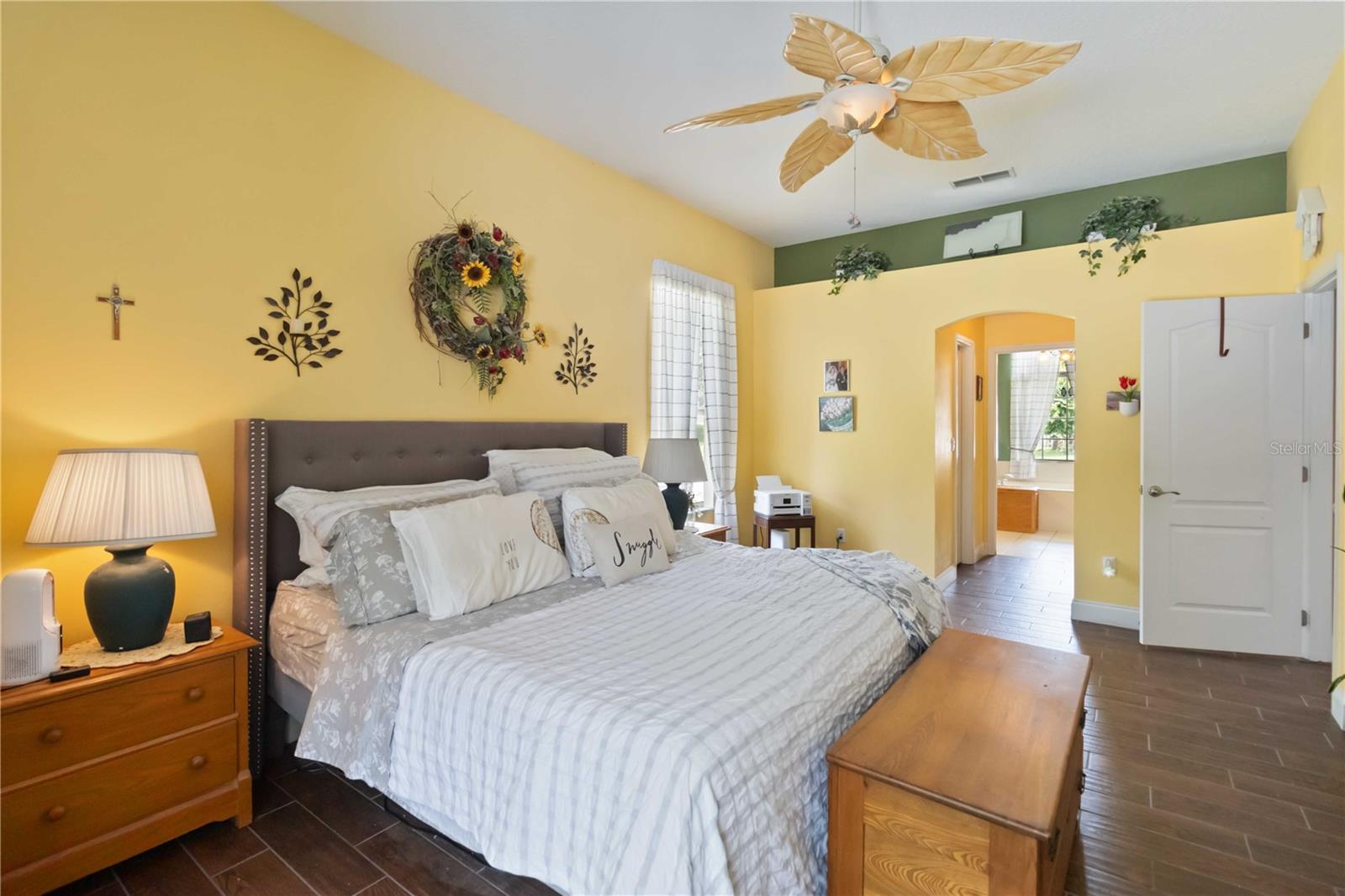 Image 31 of 69 For 817 Shallow Brook Avenue