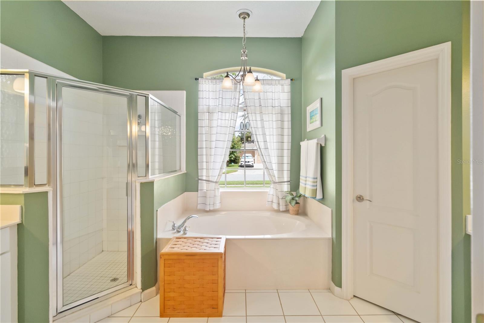 Image 32 of 69 For 817 Shallow Brook Avenue