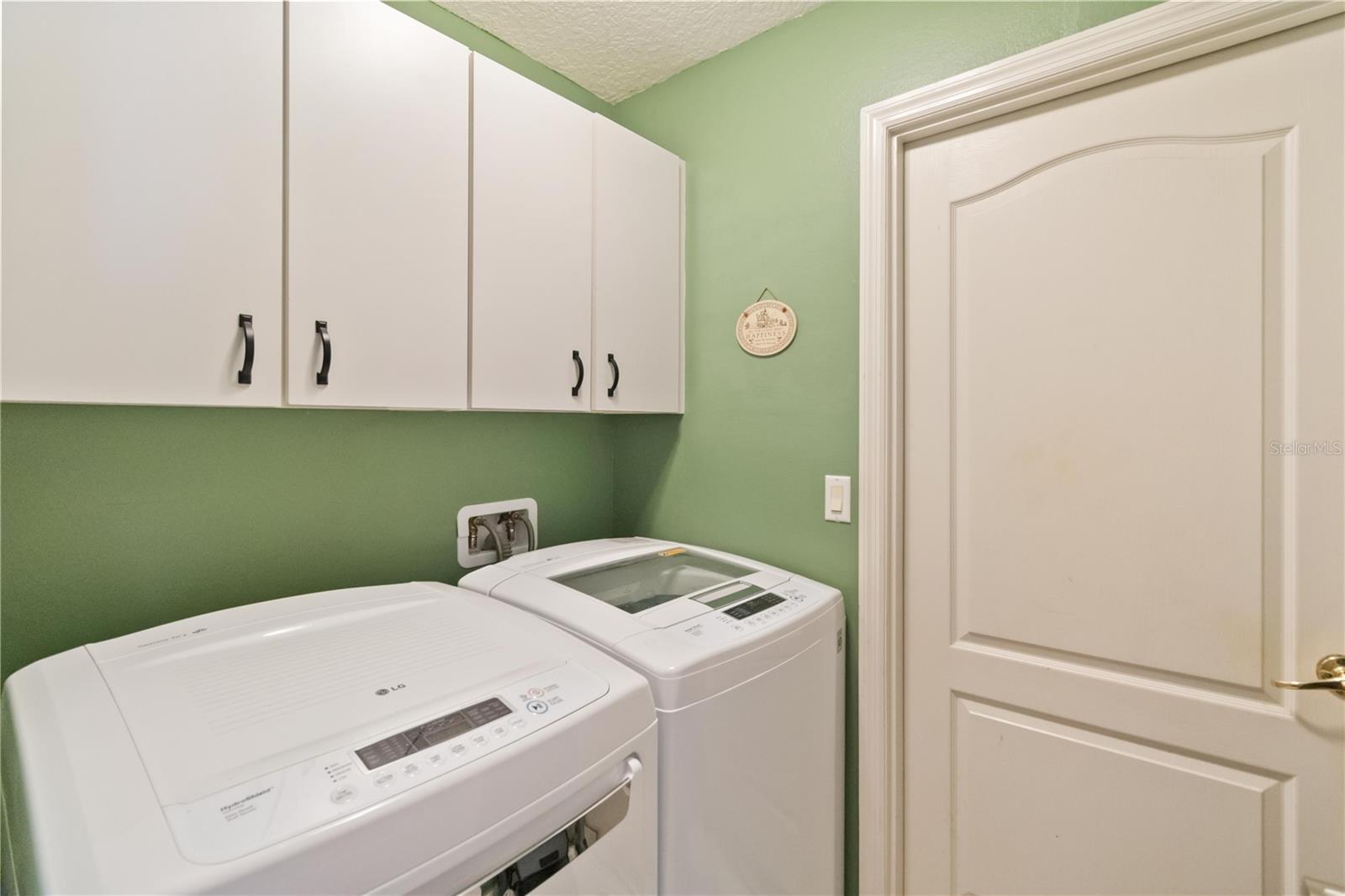 Image 40 of 69 For 817 Shallow Brook Avenue