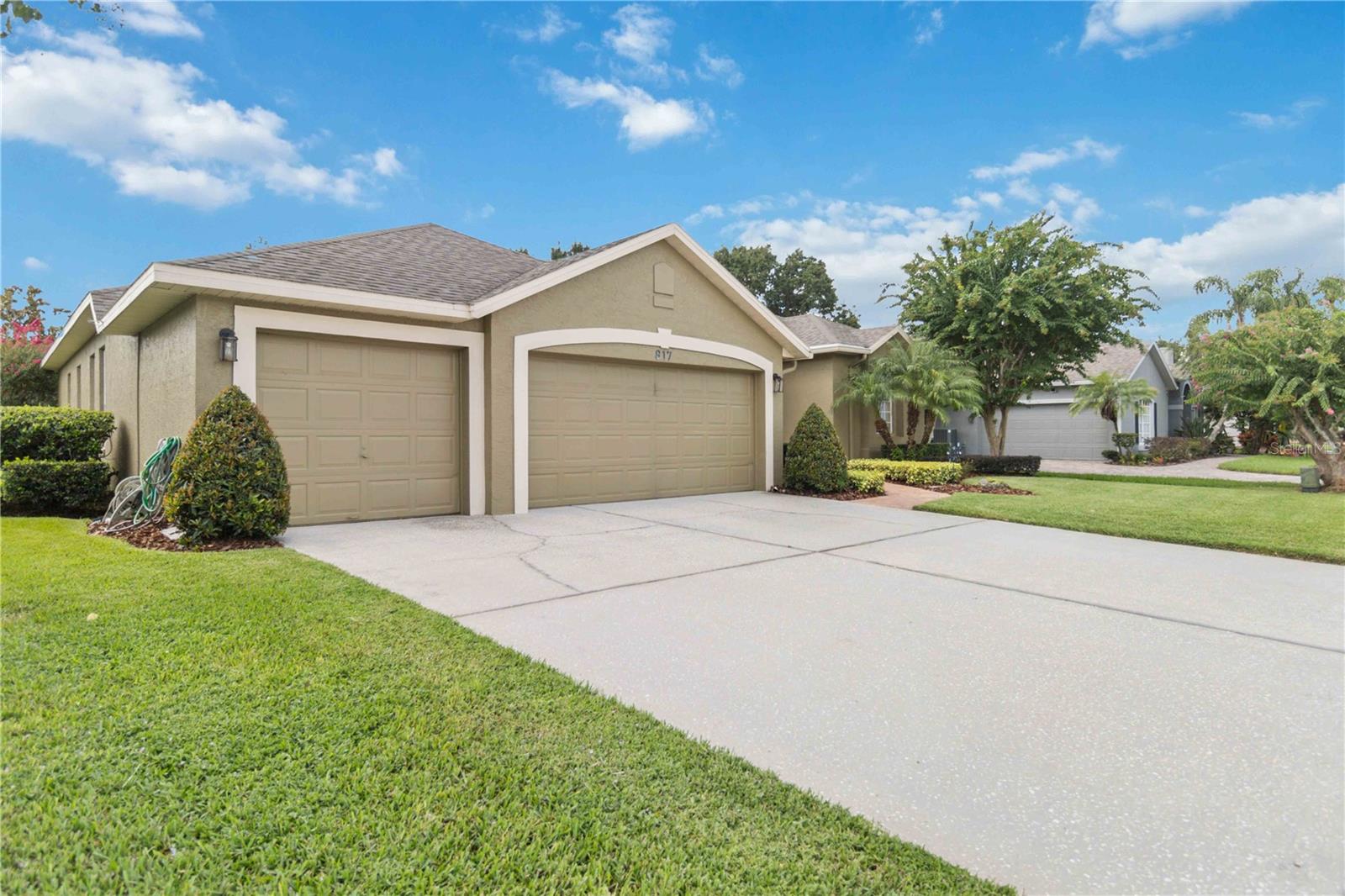Image 8 of 69 For 817 Shallow Brook Avenue
