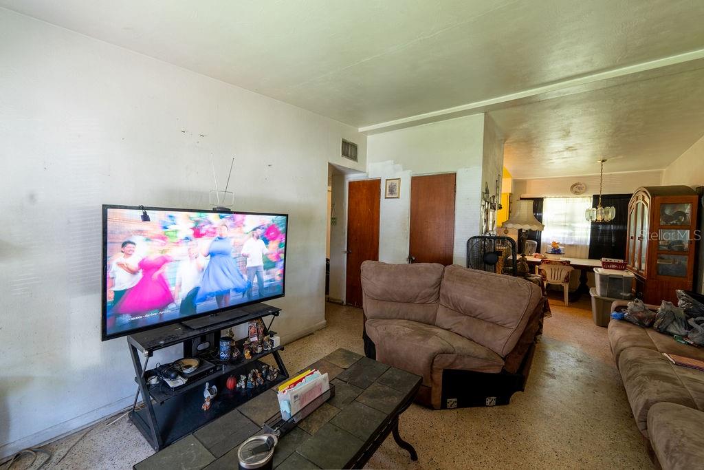 Image 3 of 15 For 4102 Lake Lawne Avenue