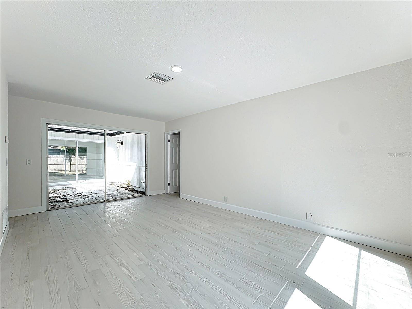 Image 33 of 73 For 1028 Princess Gate Boulevard