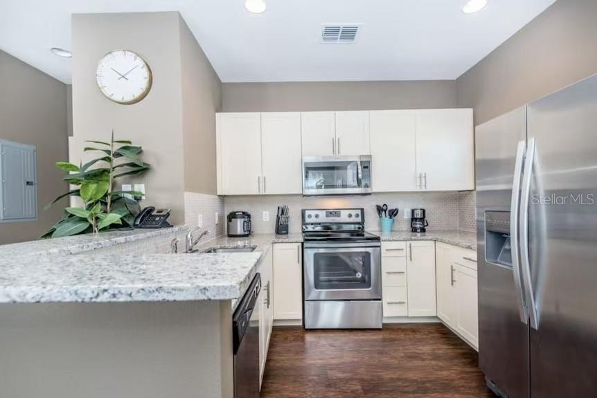 Image 13 of 31 For 8951 Shine Drive 1