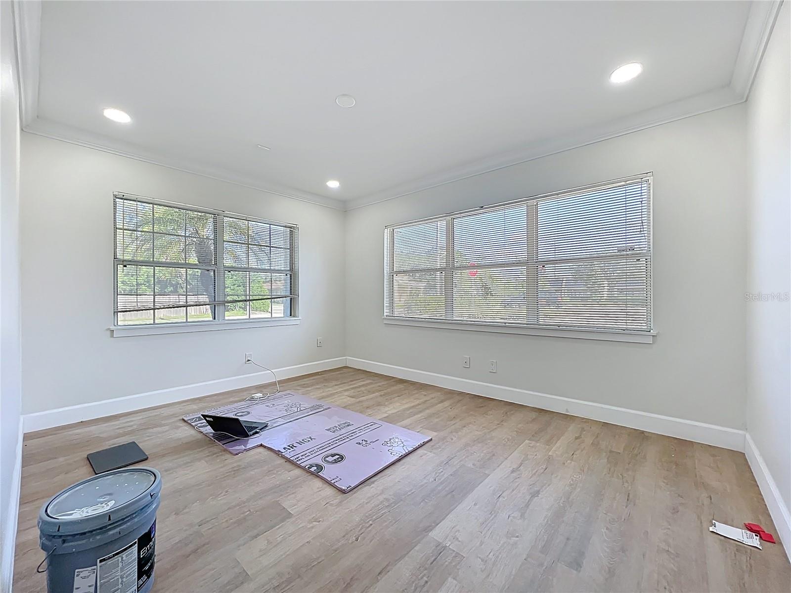 Image 16 of 72 For 507 East Street