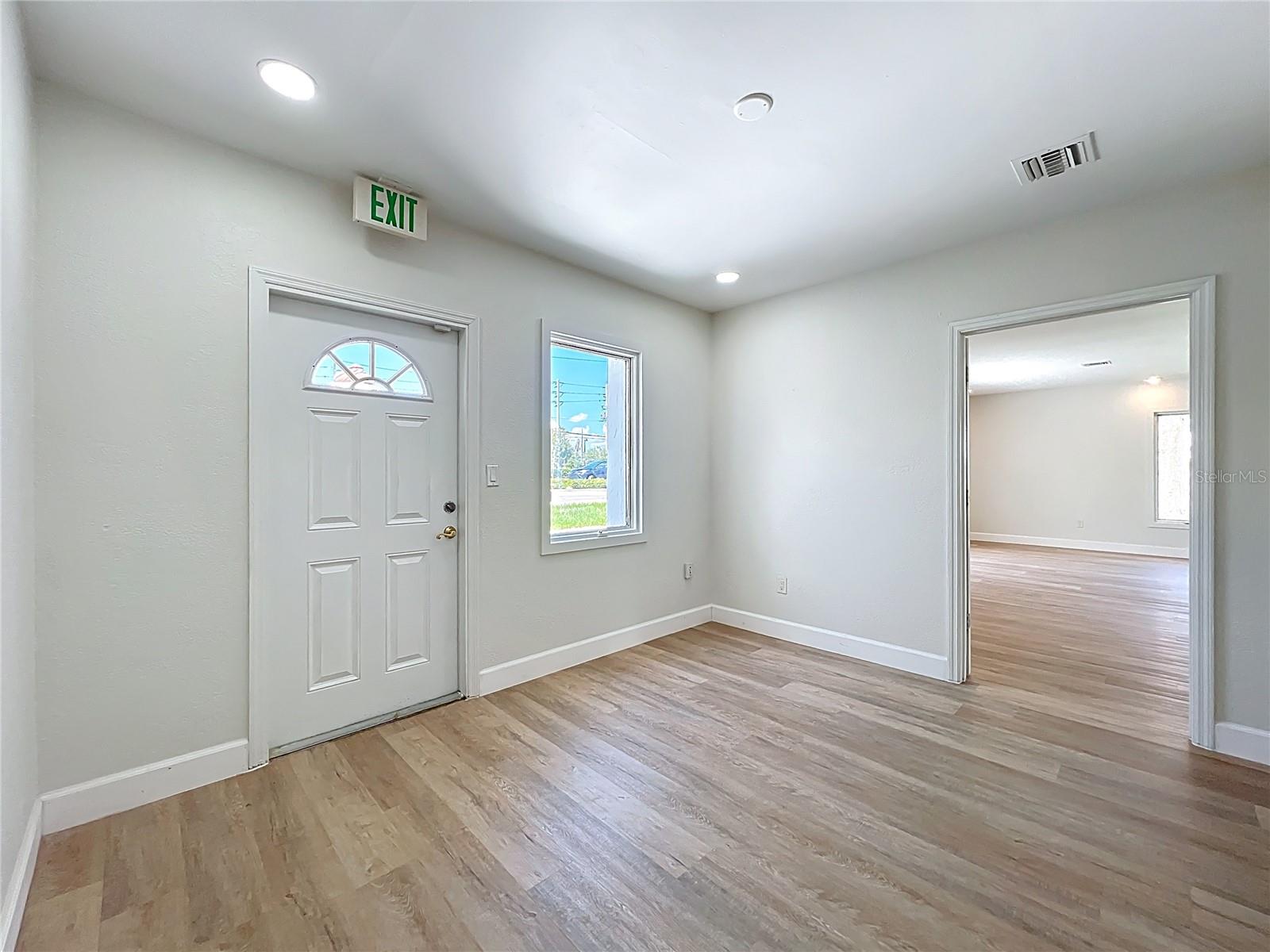 Image 40 of 72 For 507 East Street