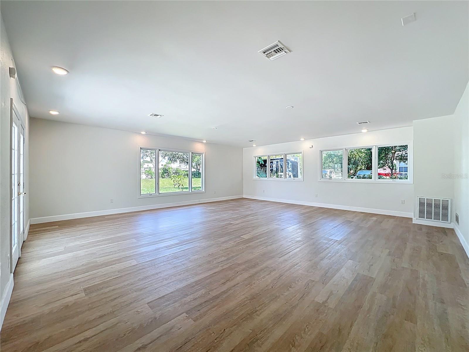 Image 47 of 72 For 507 East Street