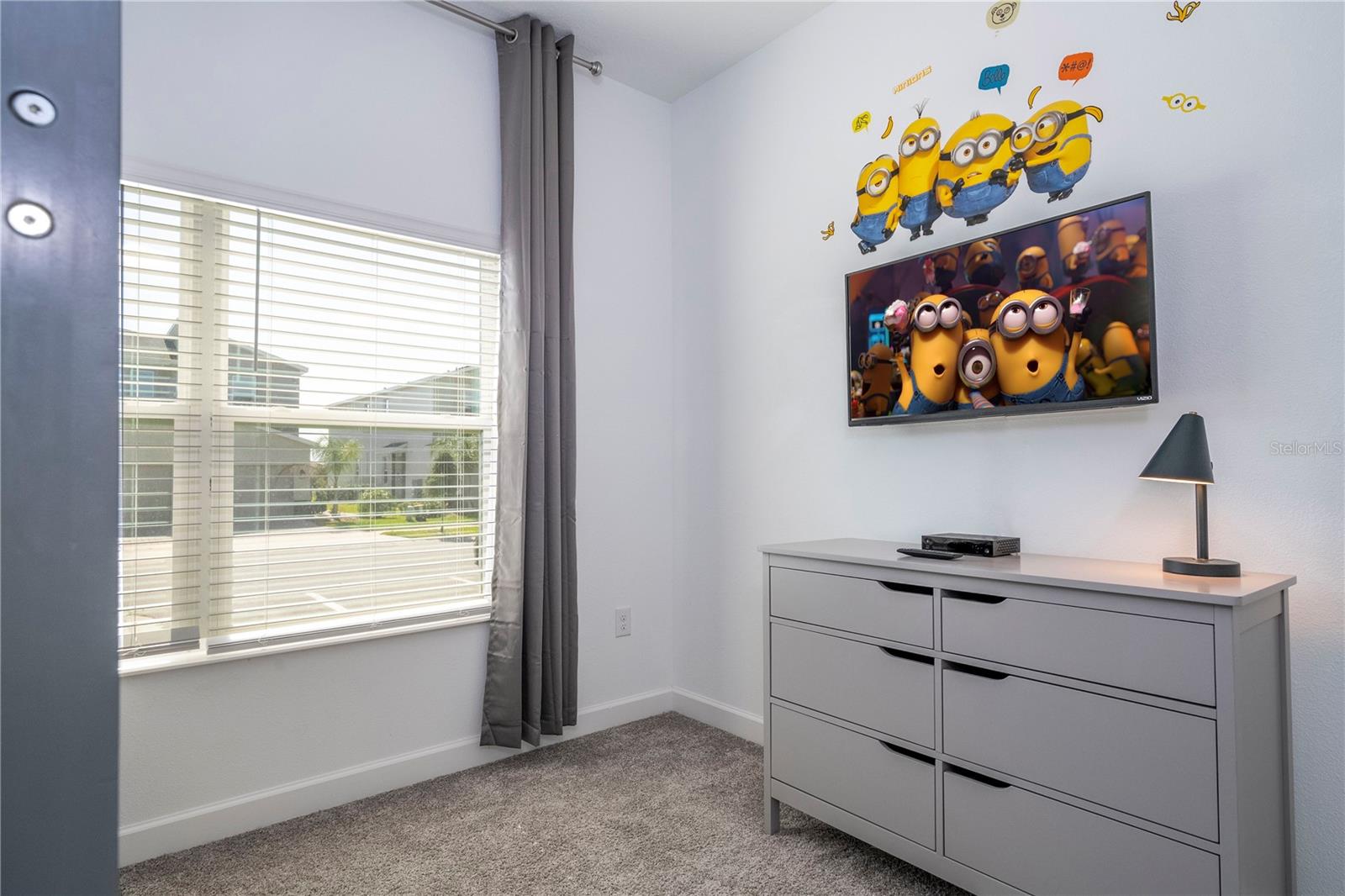 Image 15 of 96 For 982 Splash Shot Place