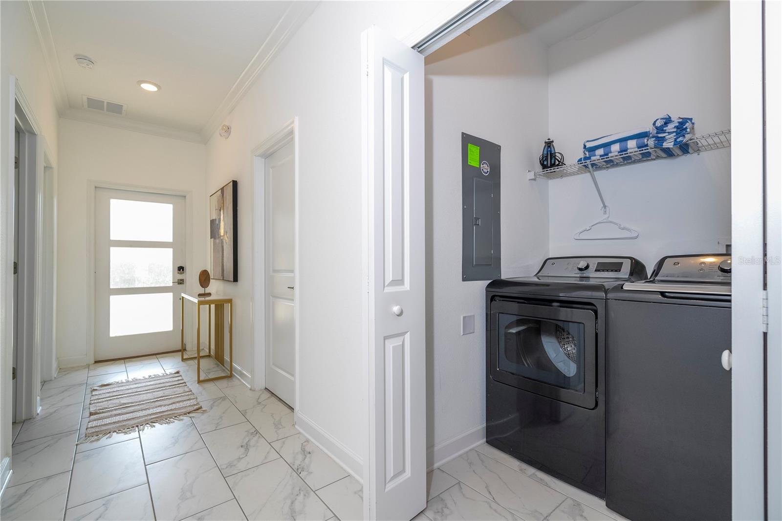 Image 26 of 96 For 982 Splash Shot Place