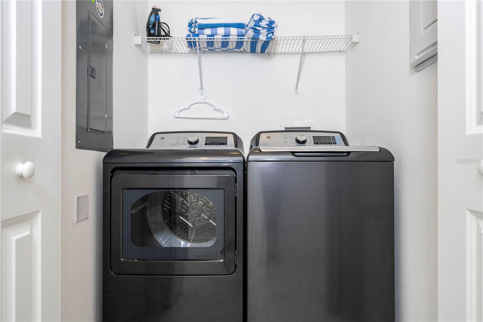 Image 28 of 96 For 982 Splash Shot Place