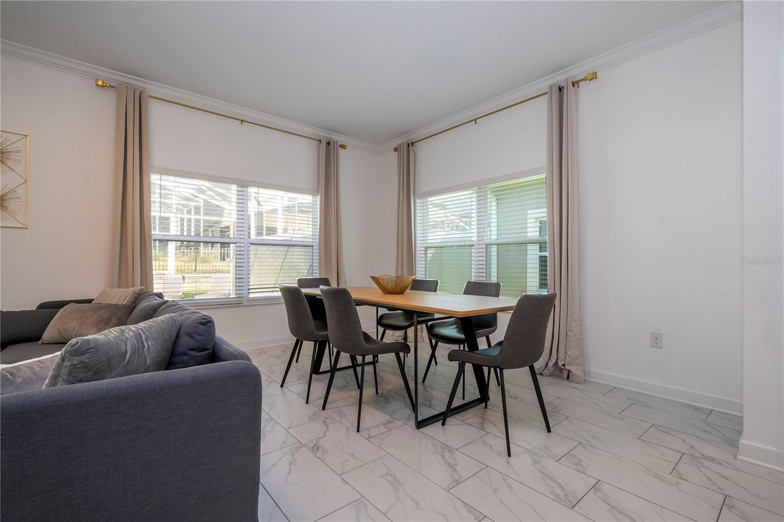 Image 38 of 96 For 982 Splash Shot Place