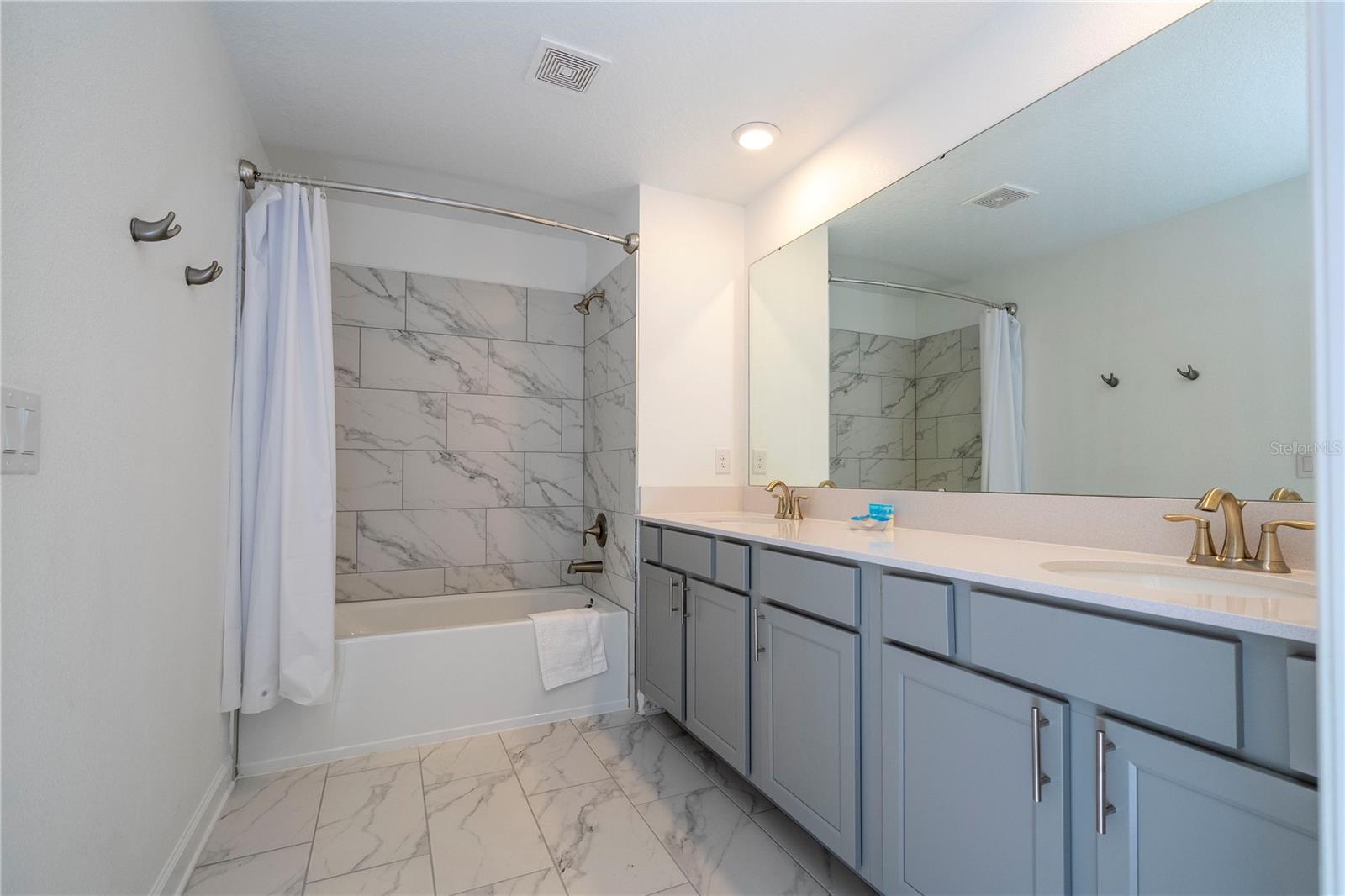 Image 56 of 96 For 982 Splash Shot Place