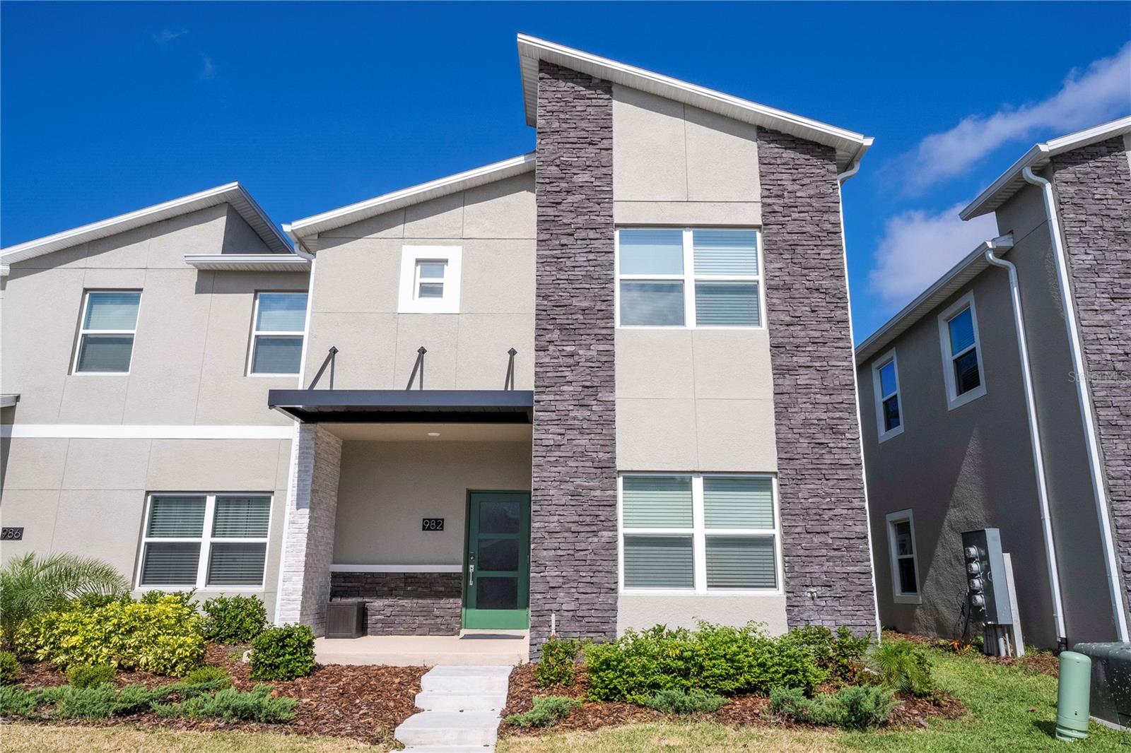 Image 6 of 96 For 982 Splash Shot Place