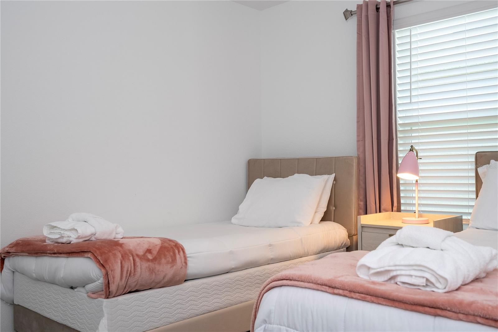 Image 62 of 96 For 982 Splash Shot Place