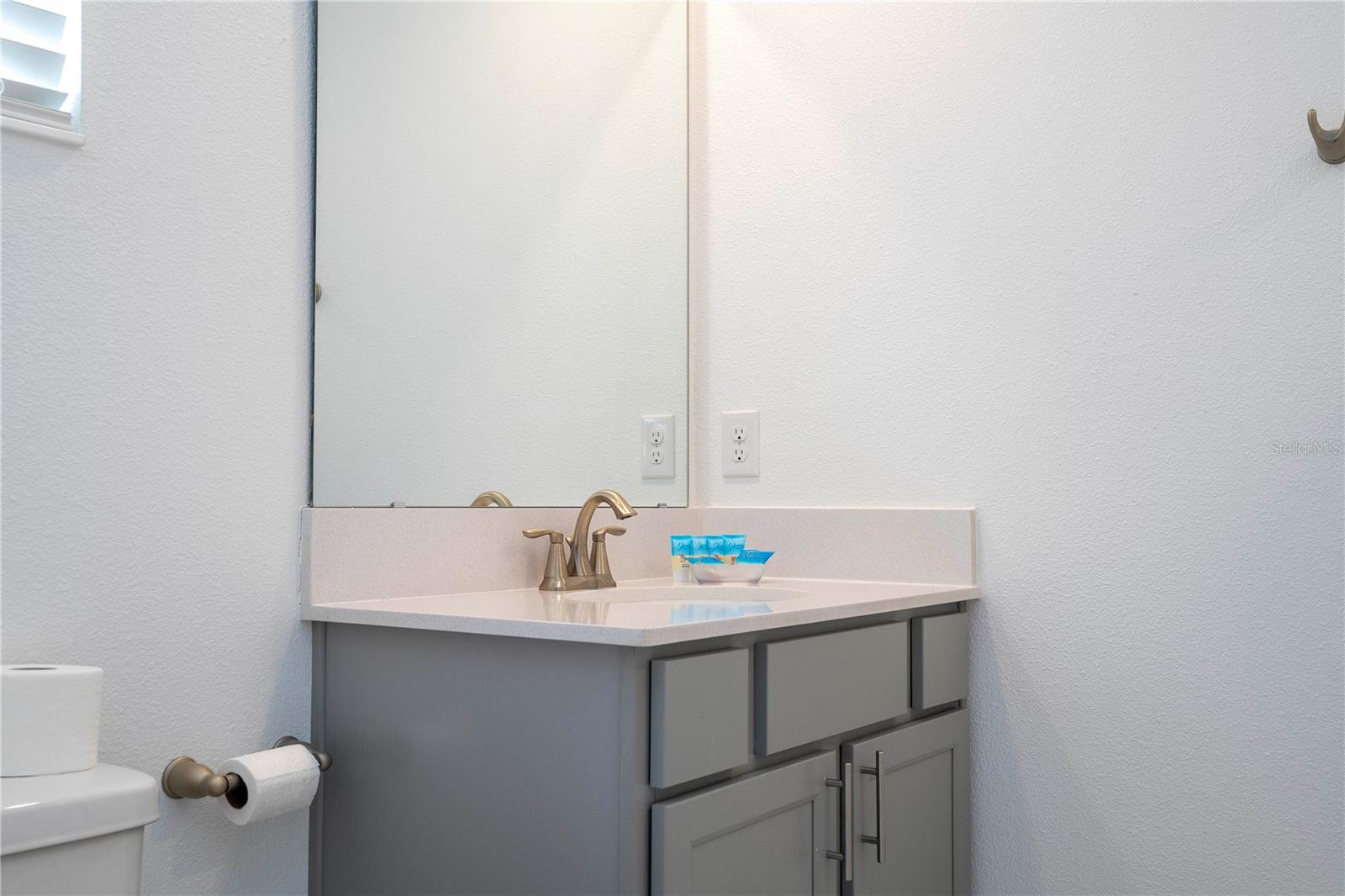 Image 74 of 96 For 982 Splash Shot Place