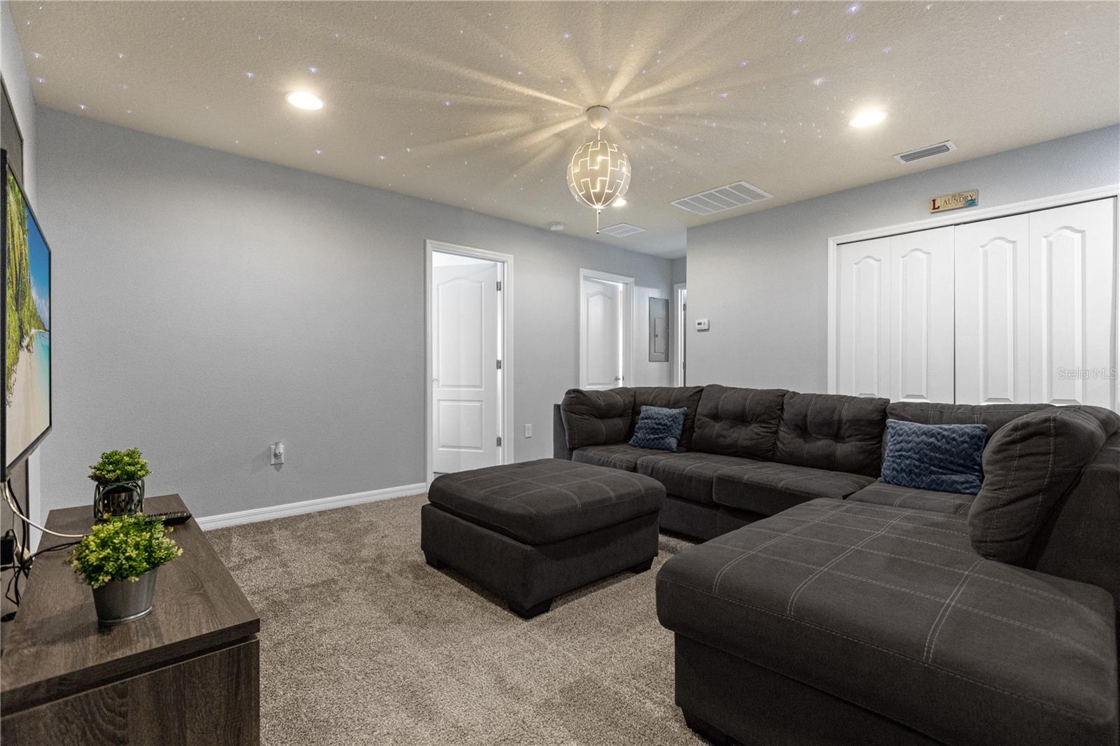 Image 11 of 46 For 9031 Rhodes Street
