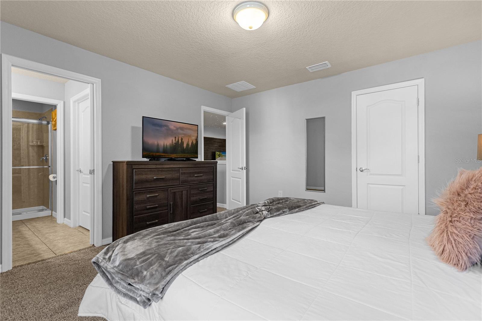 Image 13 of 46 For 9031 Rhodes Street