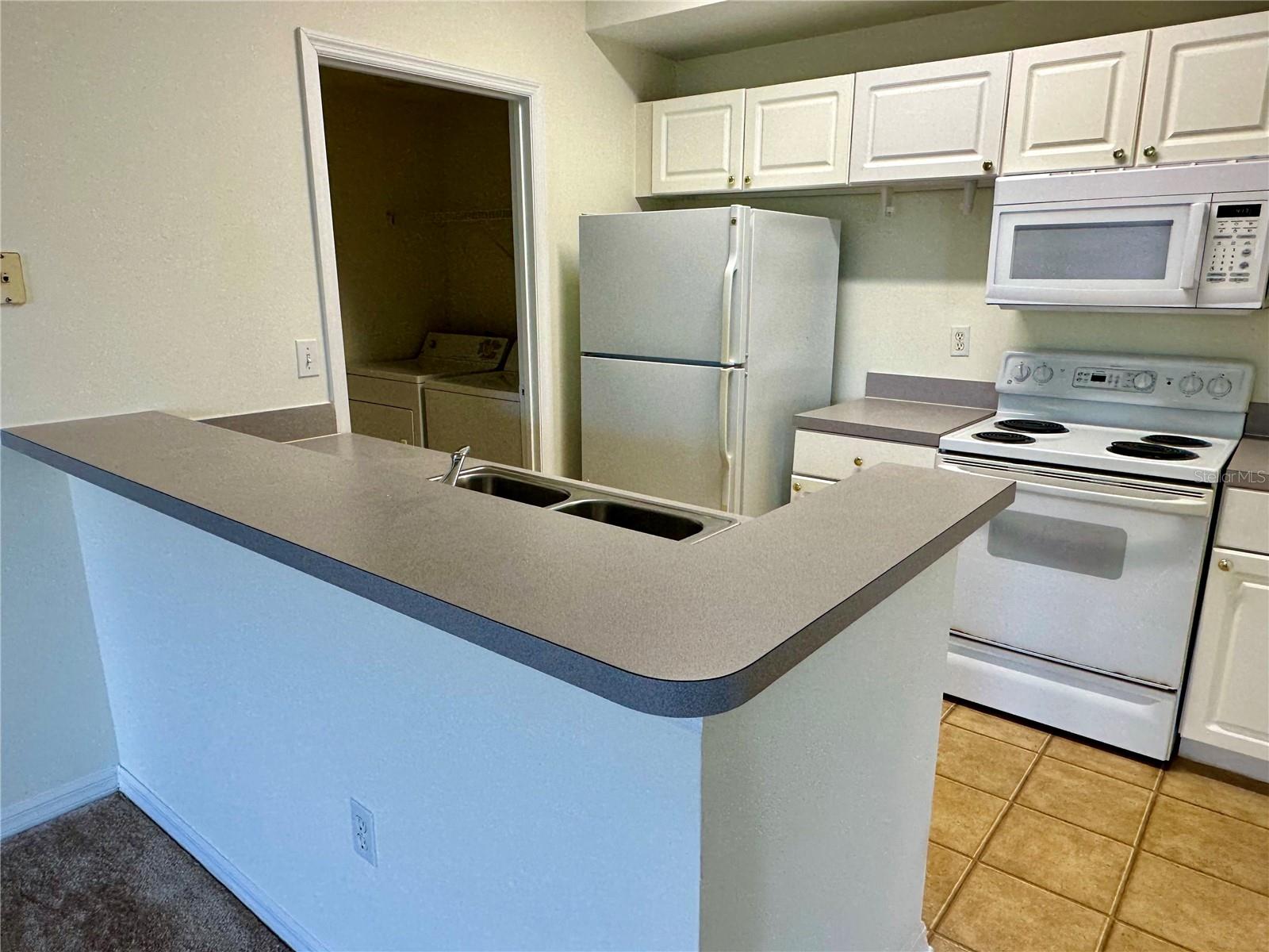 Image 2 of 14 For 5506 Metrowest Boulevard 311