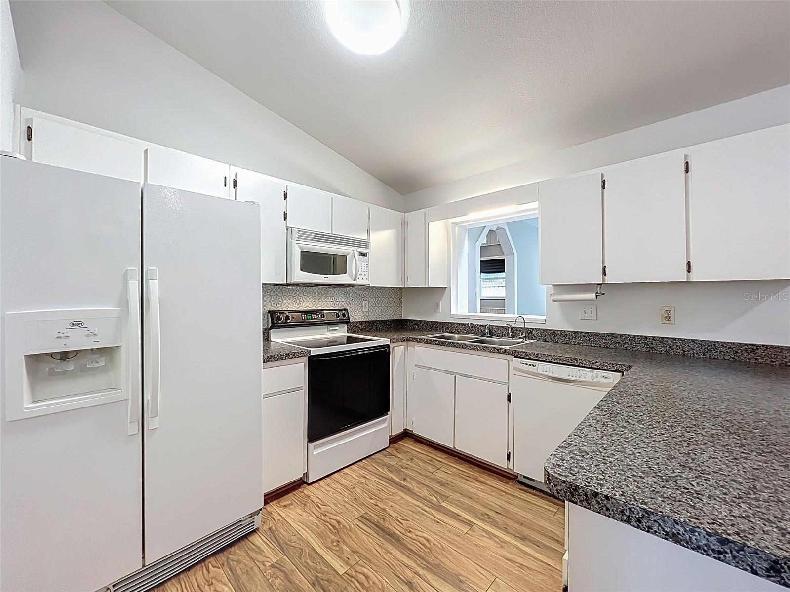 Image 13 of 53 For 30931 Lochmore Circle