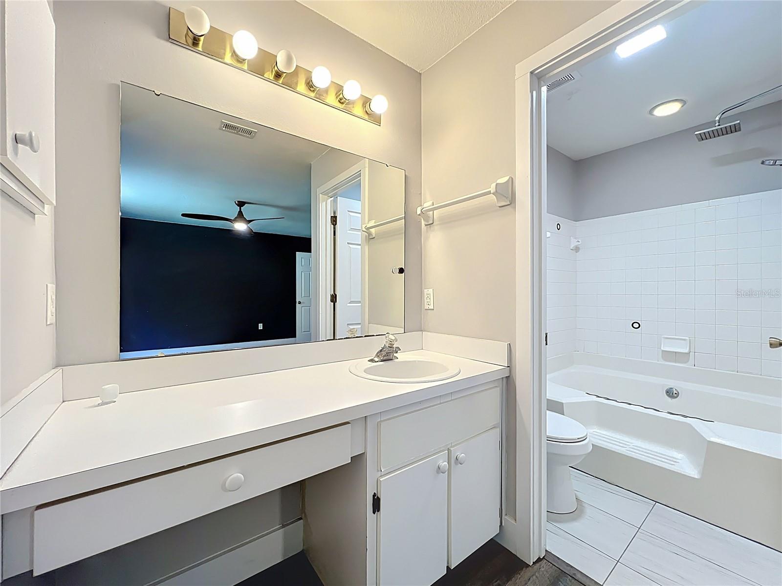 Image 23 of 53 For 30931 Lochmore Circle