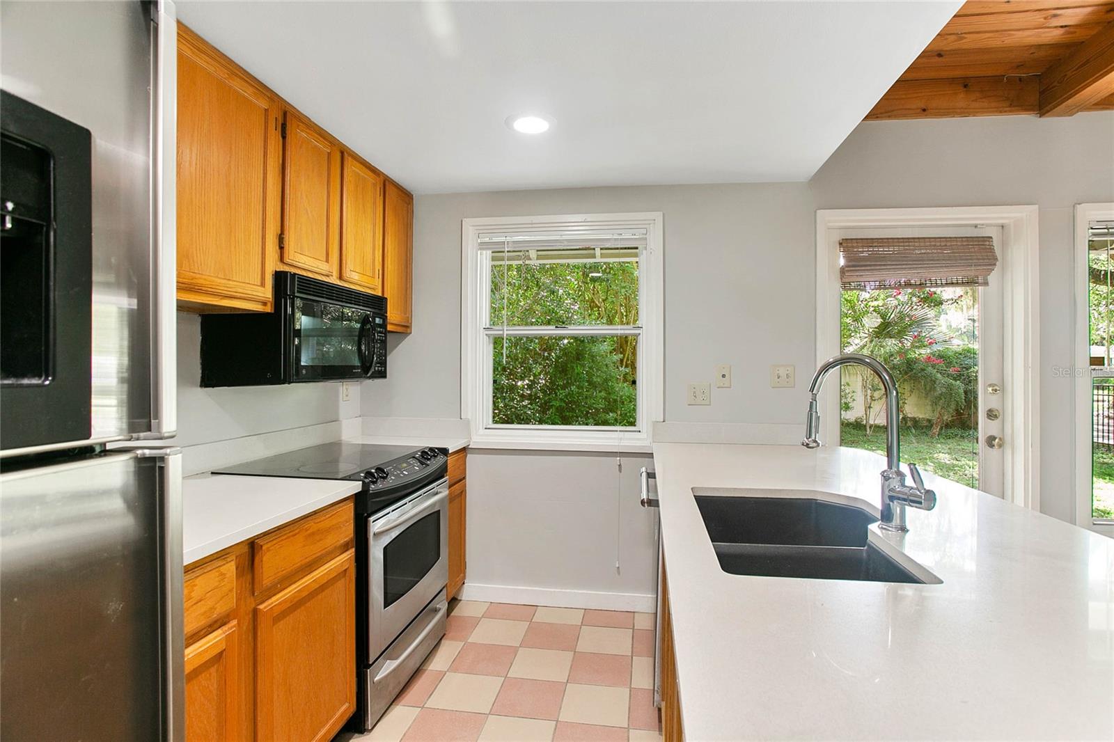 Image 10 of 28 For 754 Westmoreland Drive 3