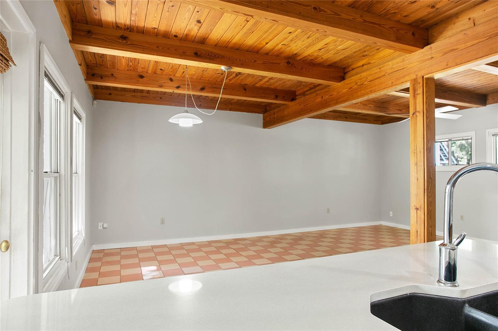 Image 11 of 28 For 754 Westmoreland Drive 3