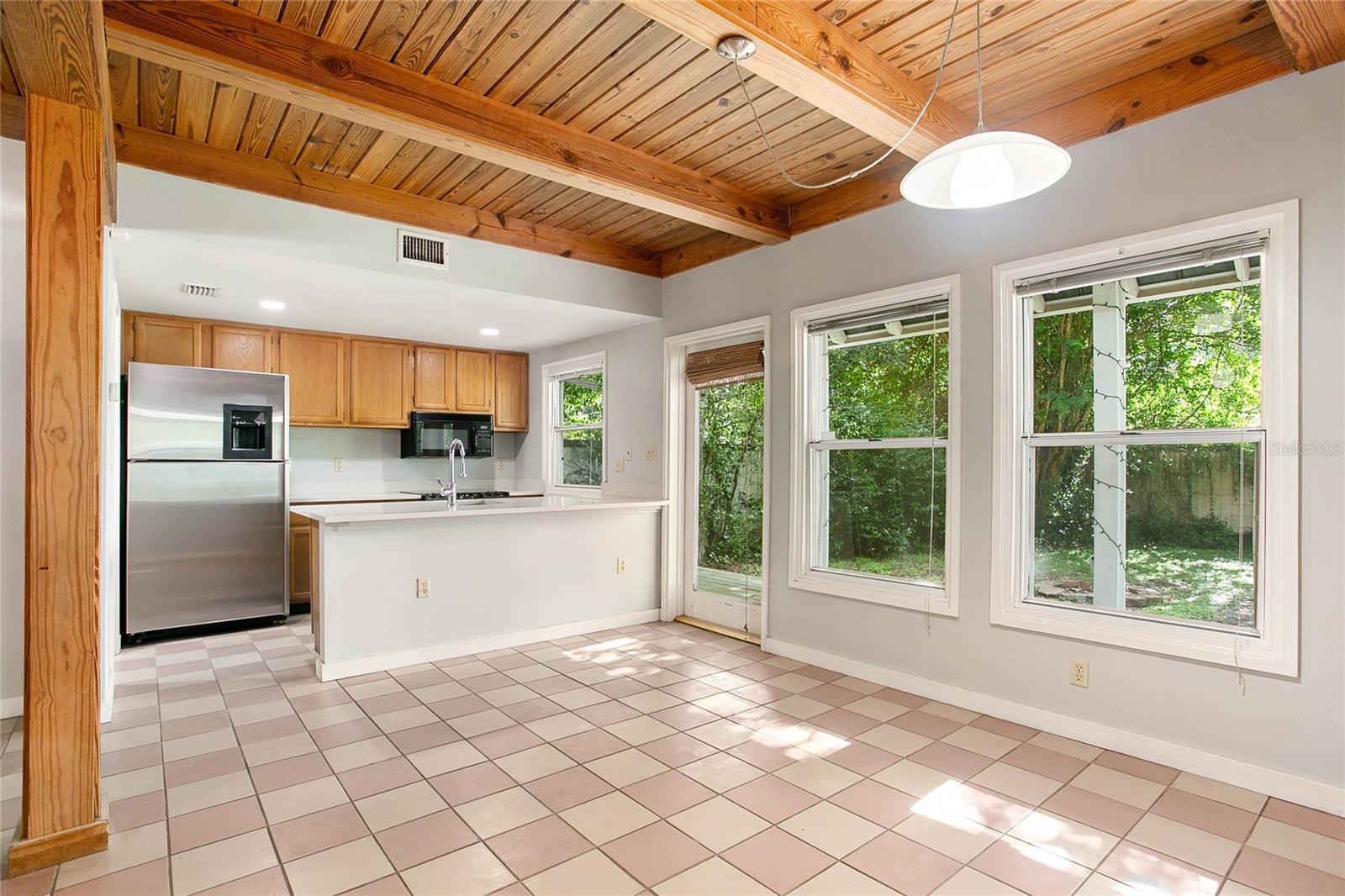 Image 5 of 28 For 754 Westmoreland Drive 3
