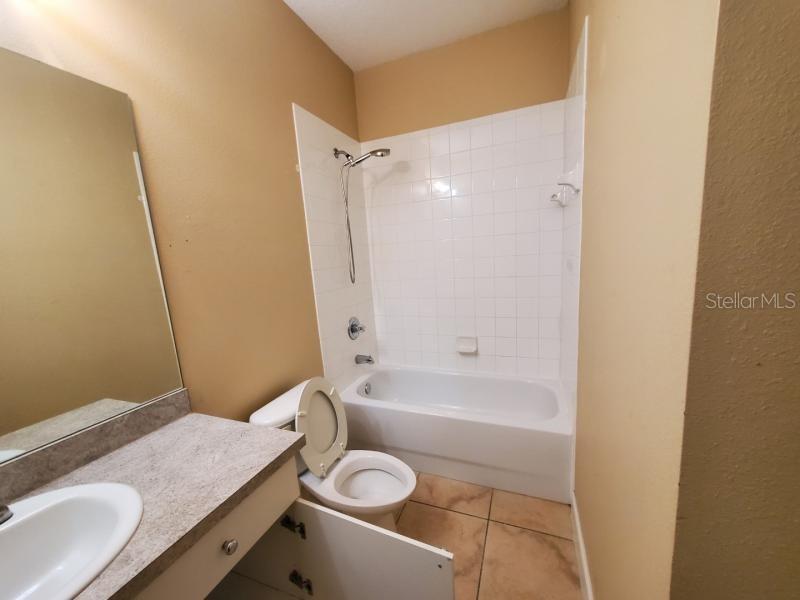 Image 5 of 11 For 622 105th Terrace N