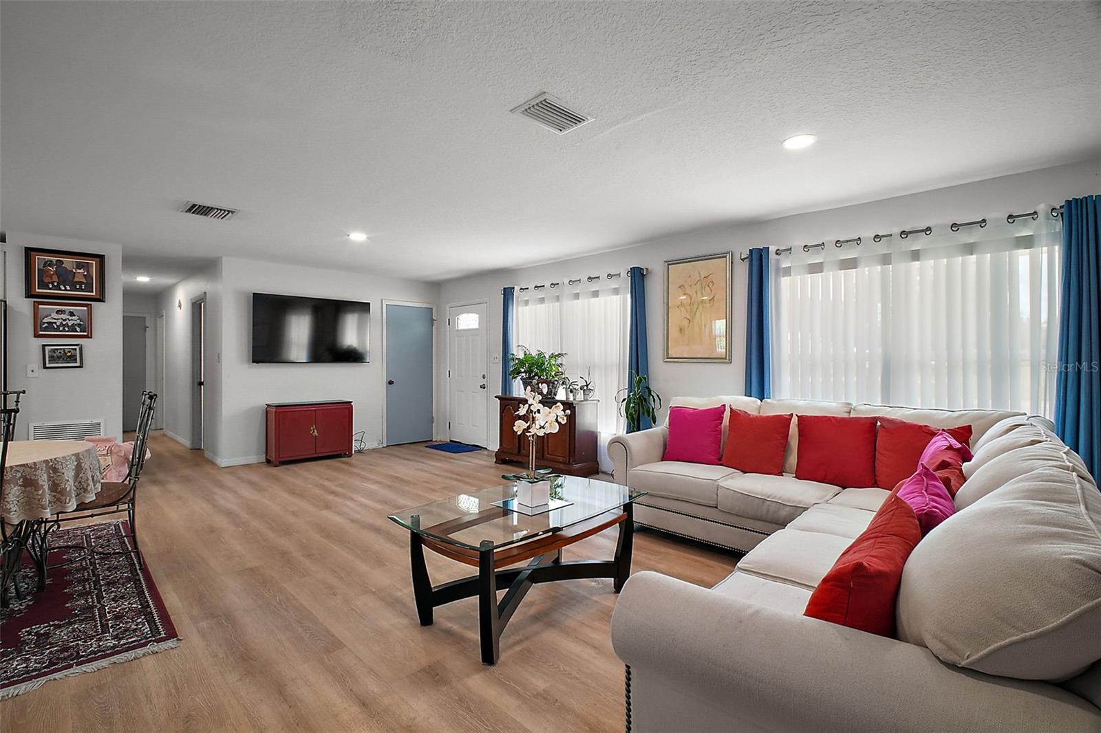 Image 5 of 20 For 226 Cardinal Drive