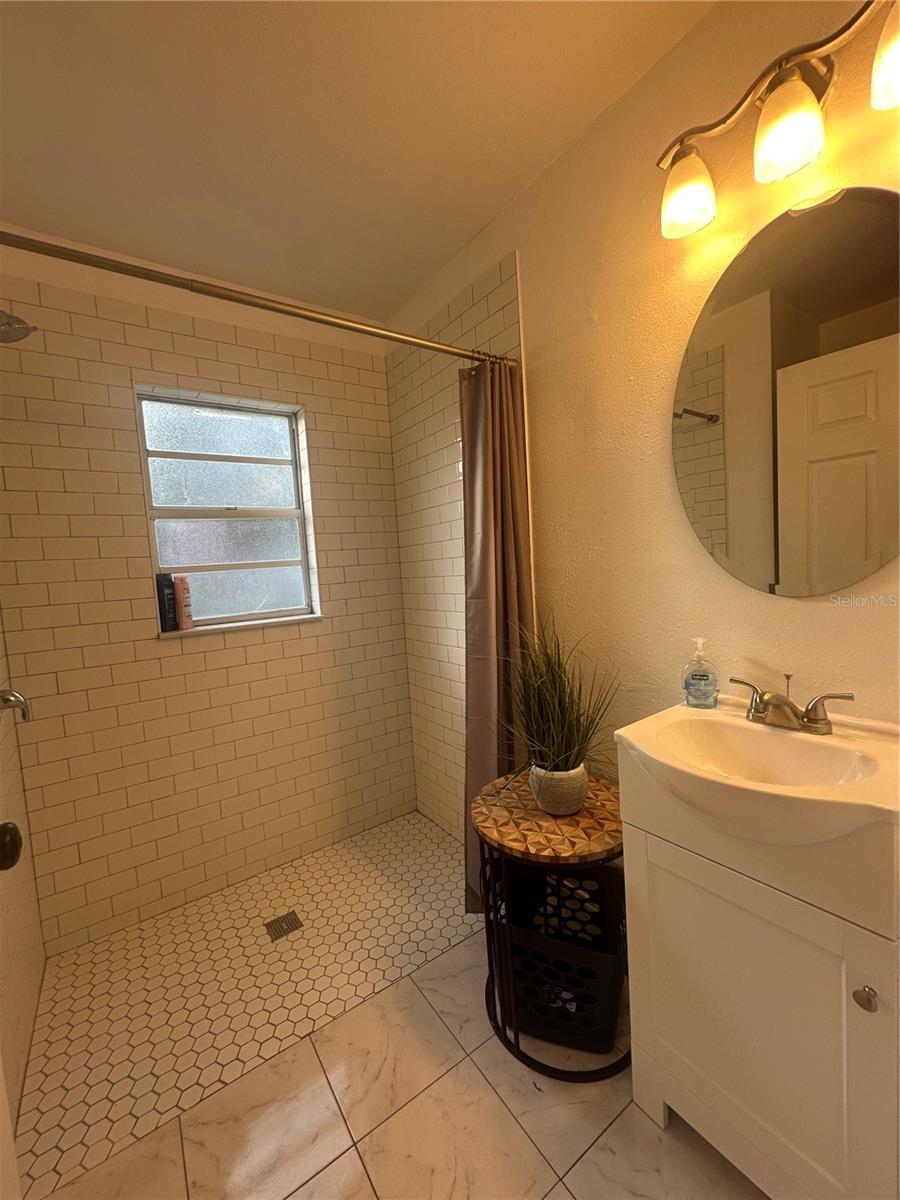 Image 11 of 24 For 381 Cobble Court