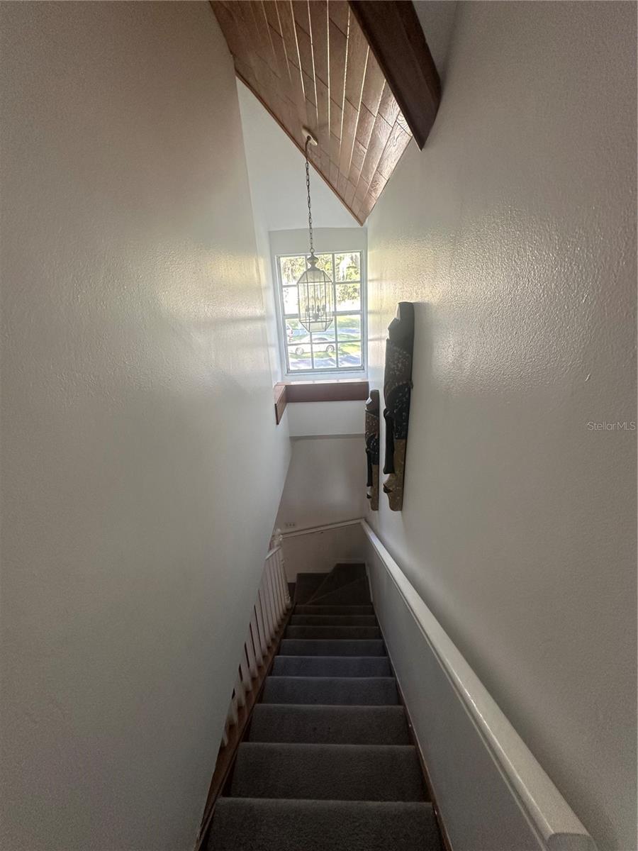 Image 14 of 24 For 381 Cobble Court