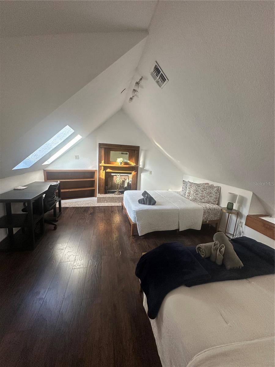 Image 15 of 24 For 381 Cobble Court