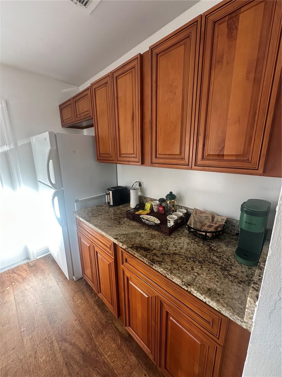 Image 5 of 24 For 381 Cobble Court