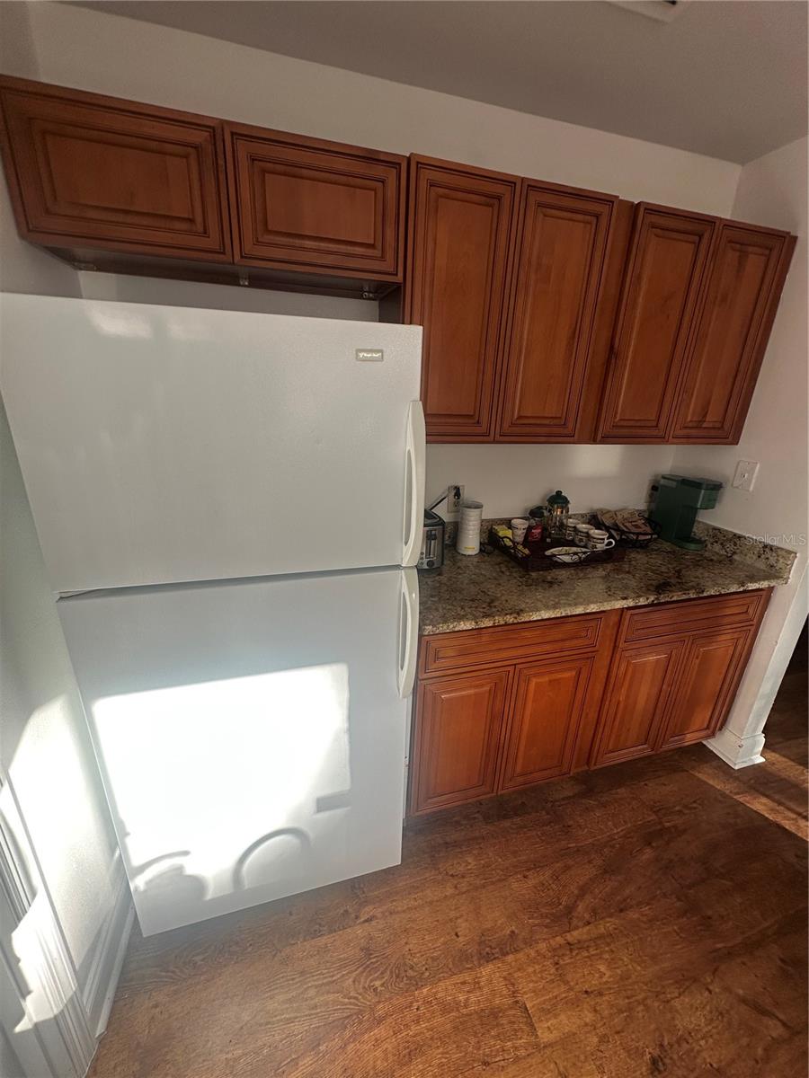 Image 6 of 24 For 381 Cobble Court