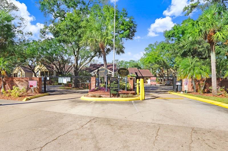 Image 6 of 44 For 8702 Mallard Reserve Drive 202