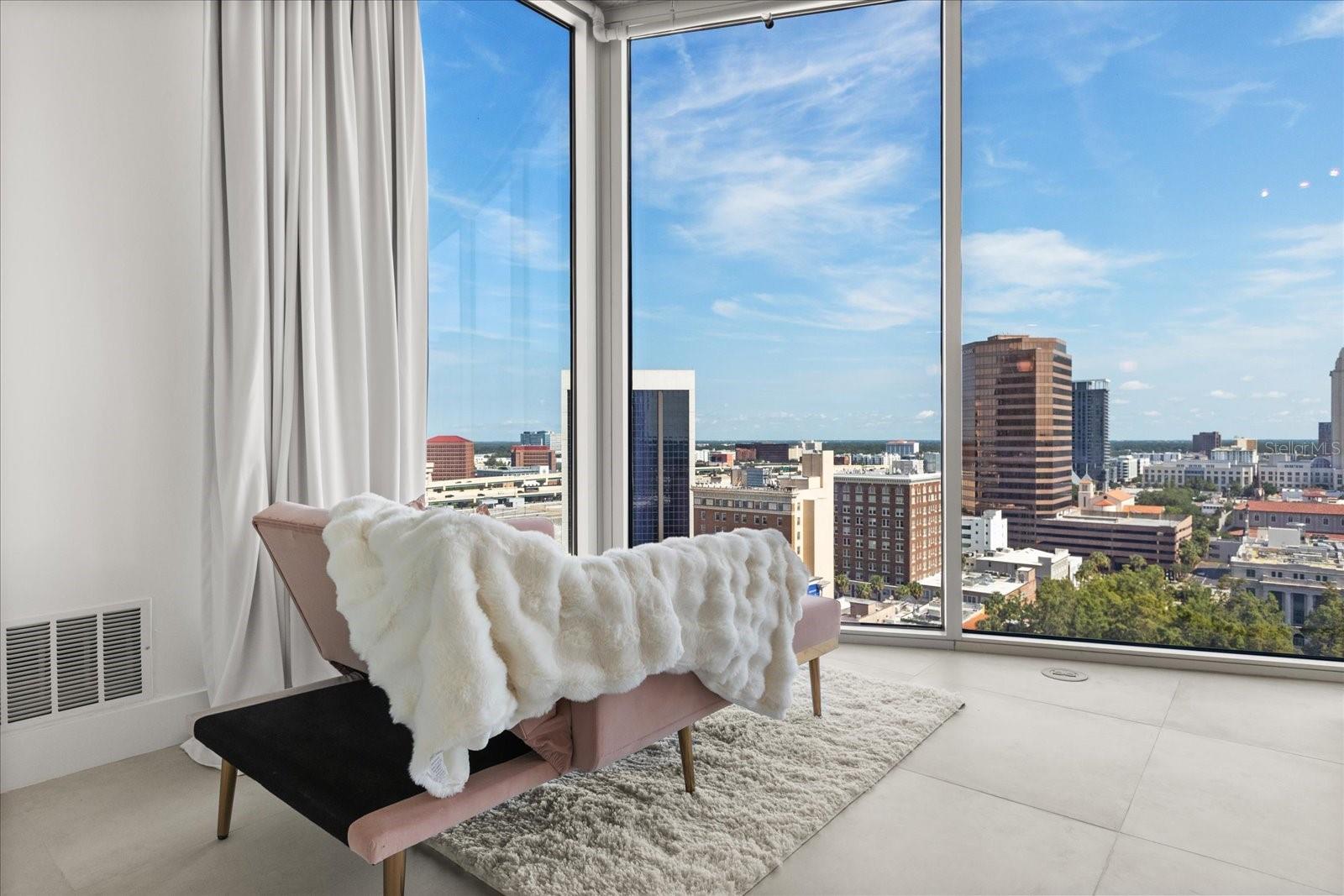 Image 10 of 41 For 155 Court Avenue 1316