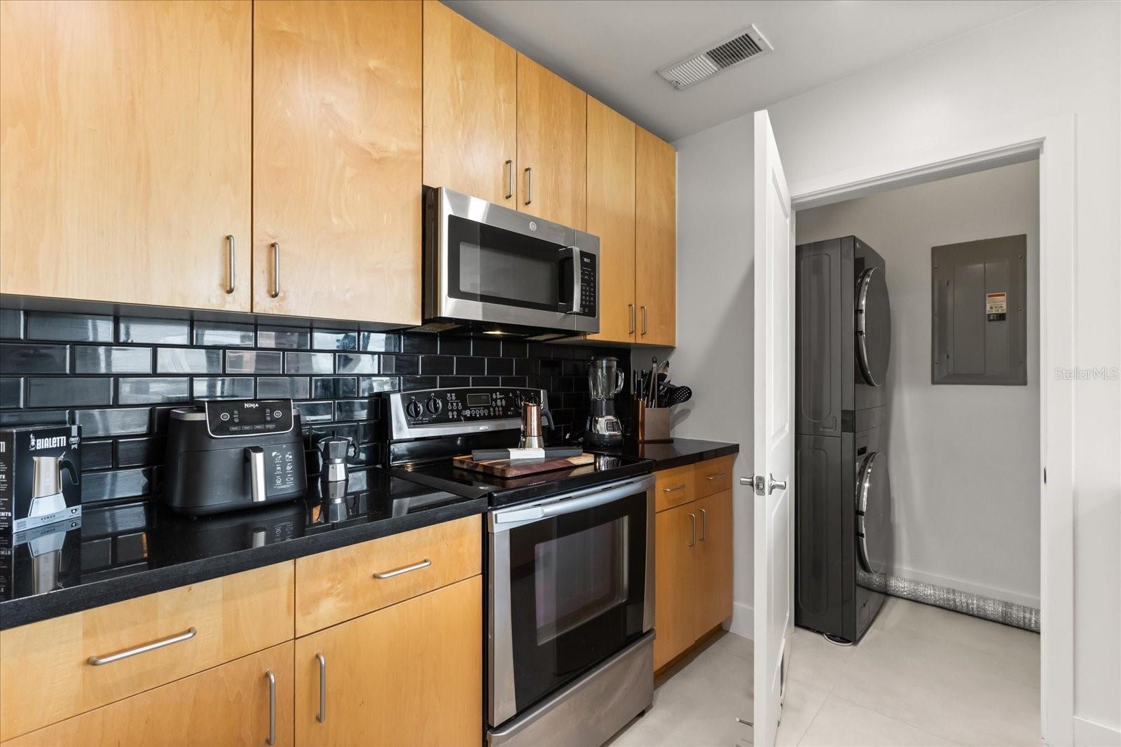 Image 13 of 41 For 155 Court Avenue 1316