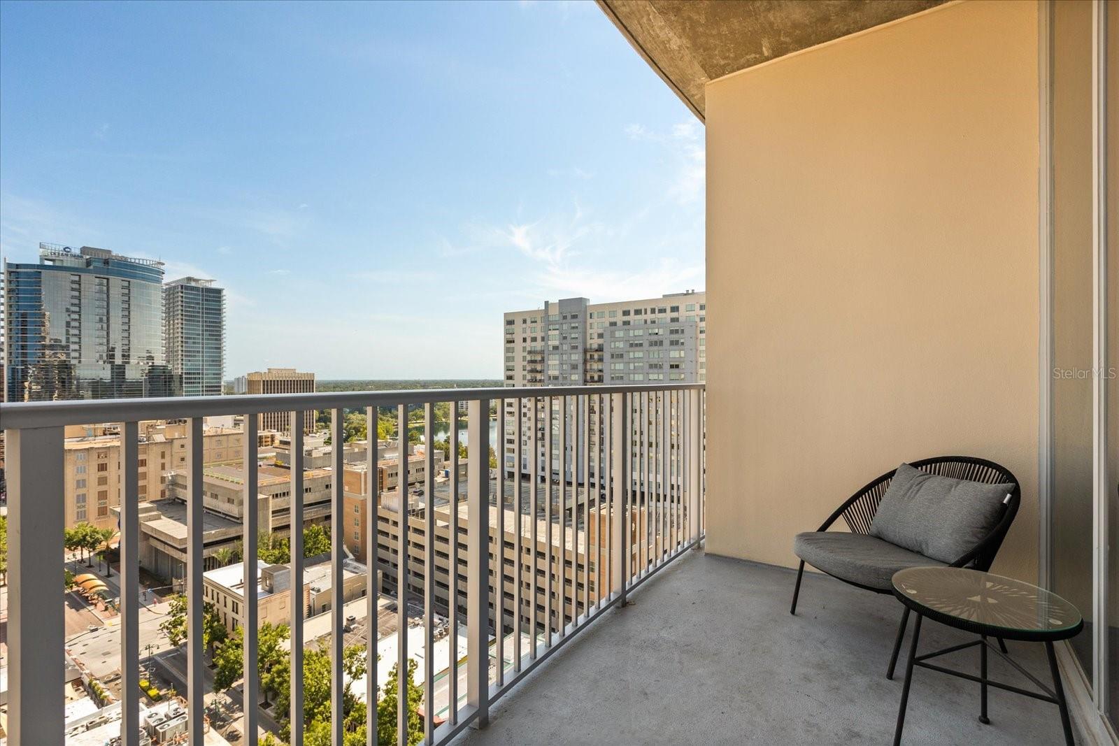 Image 19 of 41 For 155 Court Avenue 1316