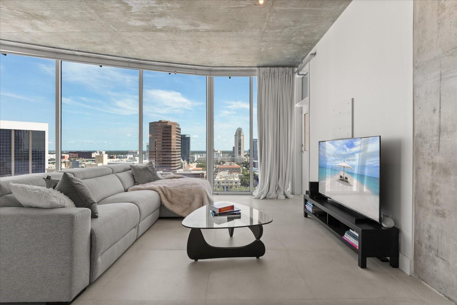 Image 7 of 41 For 155 Court Avenue 1316