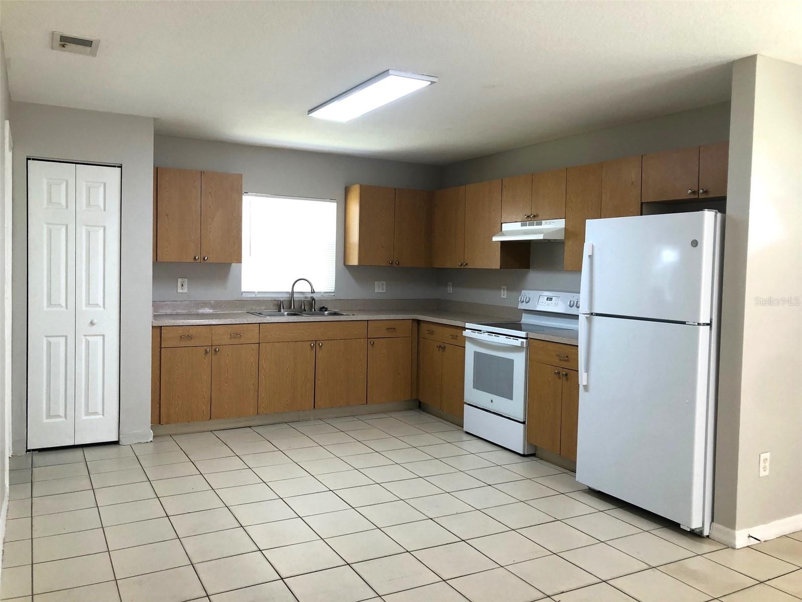 Image 4 of 12 For 2406 Maple Avenue