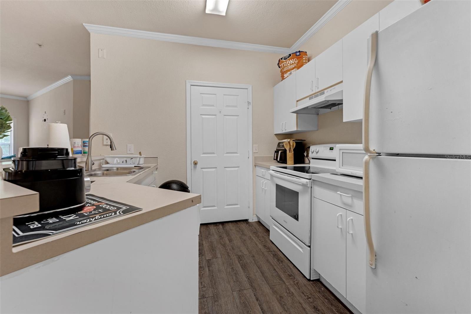 Image 9 of 49 For 3615 Conroy Road 618