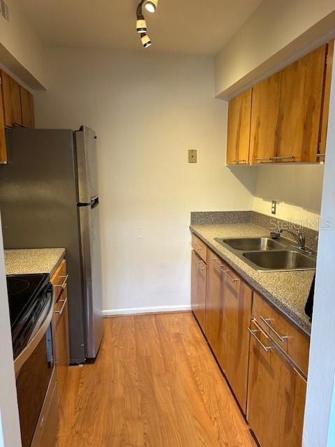 Image 10 of 20 For 851 Miles Avenue 8