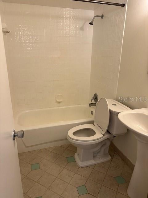 Image 14 of 20 For 851 Miles Avenue 8