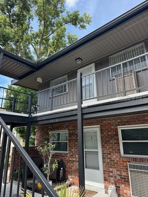 Image 3 of 20 For 851 Miles Avenue 8