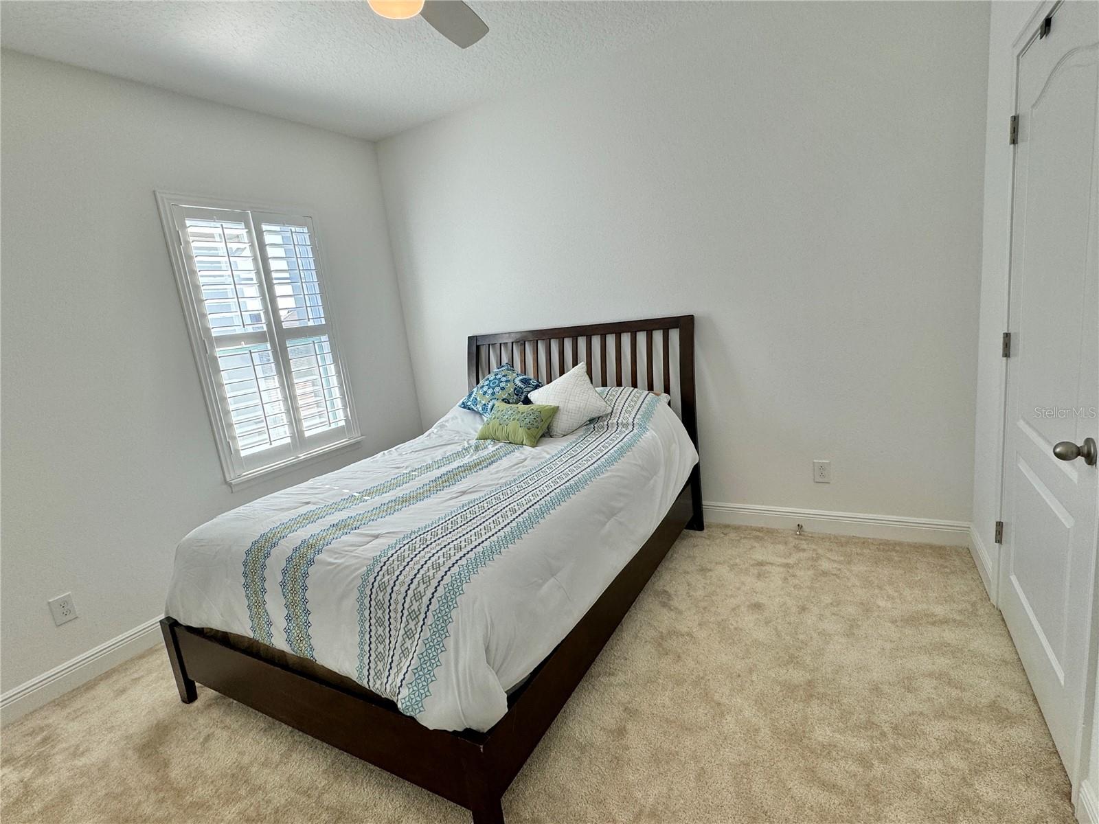 Image 34 of 77 For 6851 Arnoldson Street