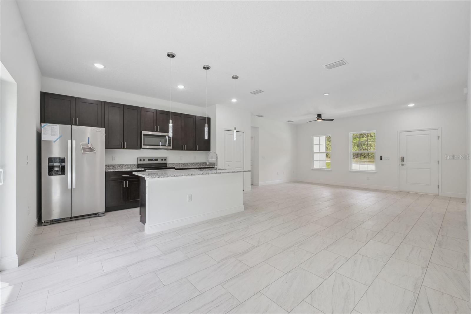 Image 11 of 32 For 10089 N Athenia Dr