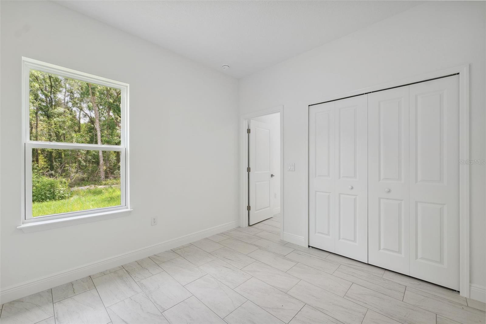 Image 20 of 32 For 10089 N Athenia Dr