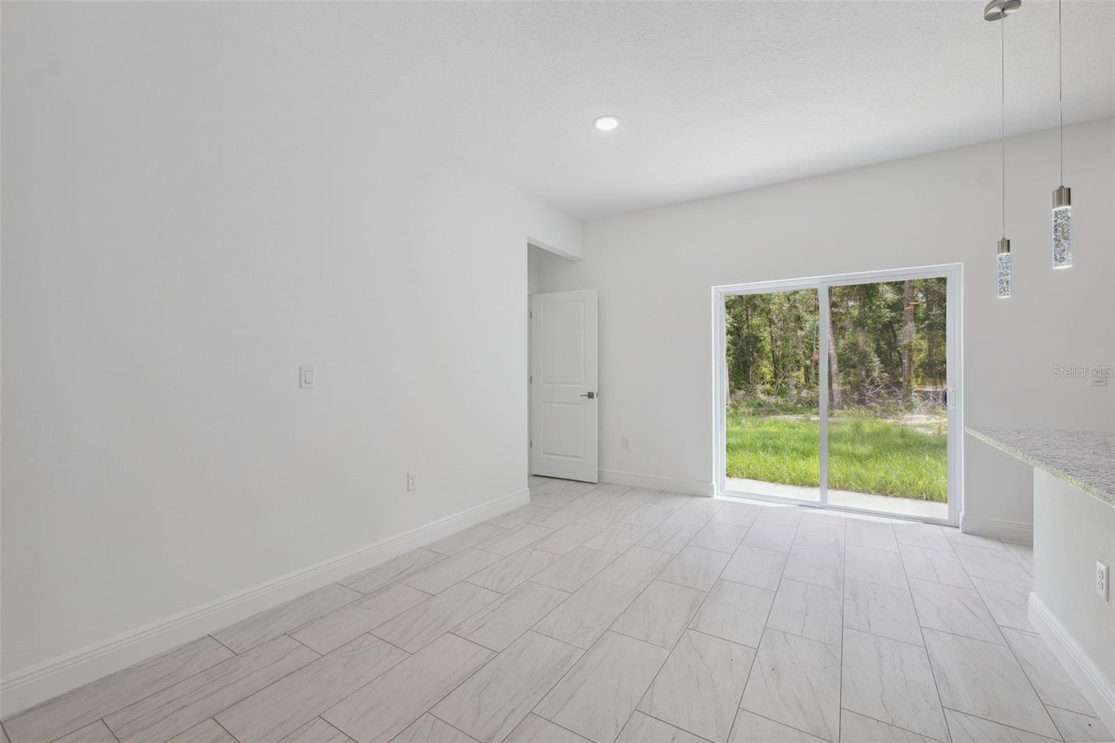 Image 24 of 32 For 10089 N Athenia Dr