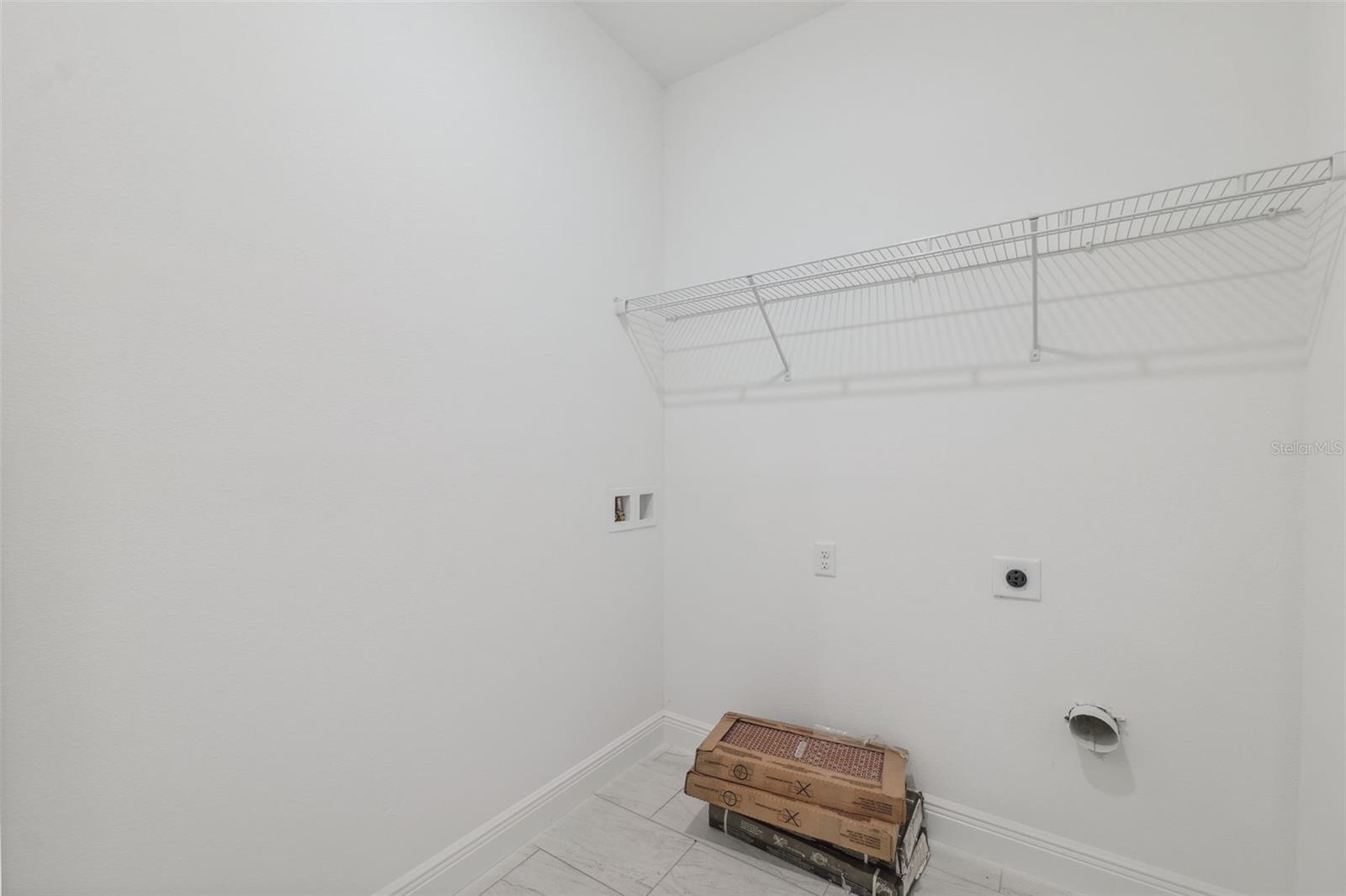 Image 32 of 32 For 10089 N Athenia Dr