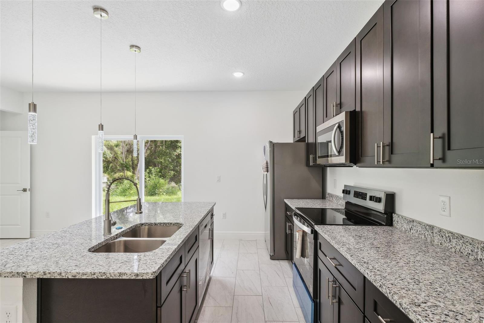 Image 8 of 32 For 10089 N Athenia Dr