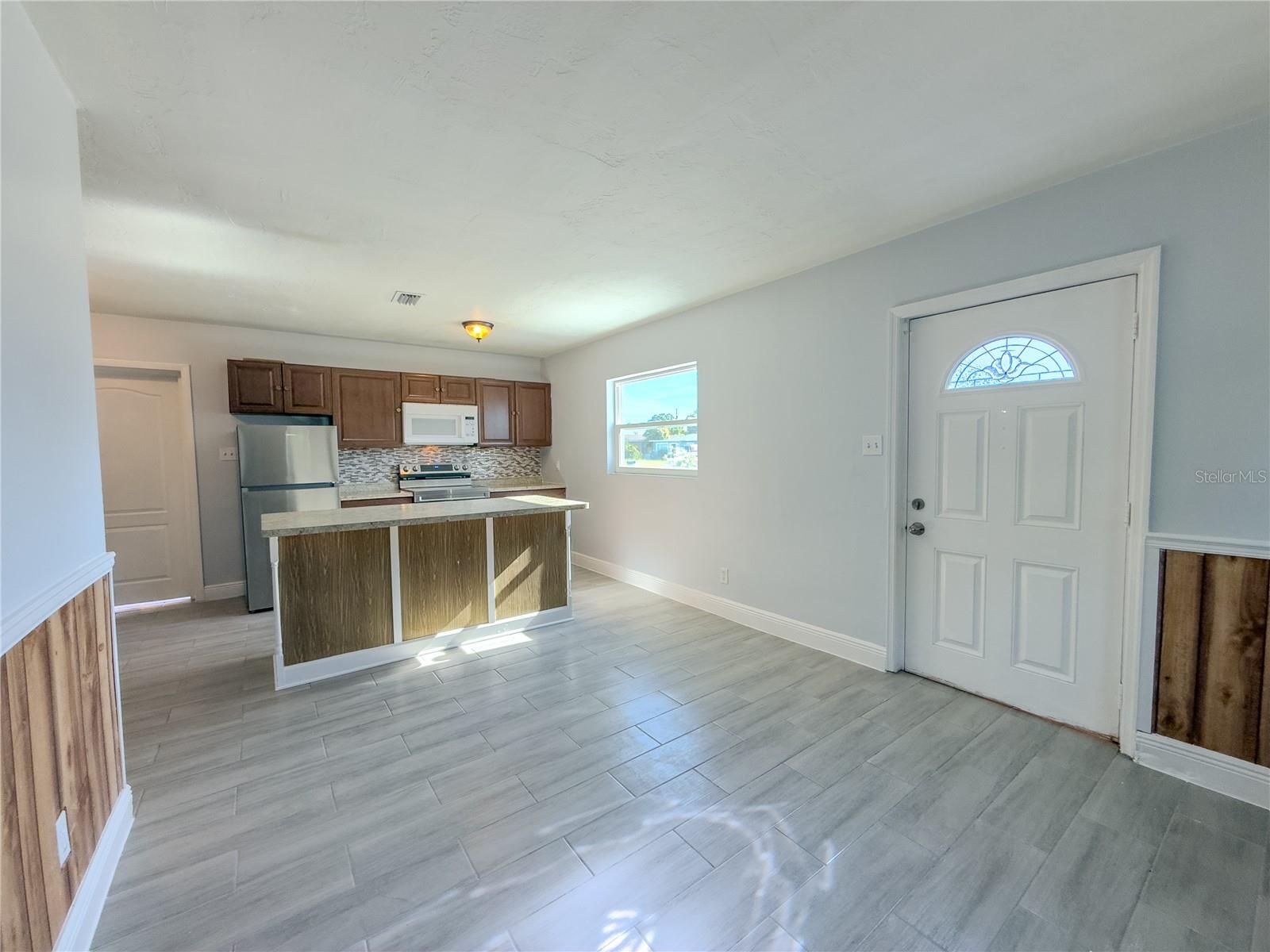 Image 7 of 42 For 7702 Arezzo Avenue